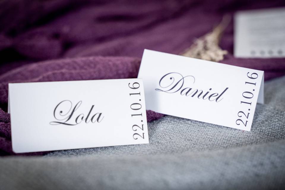 Elegant place cards