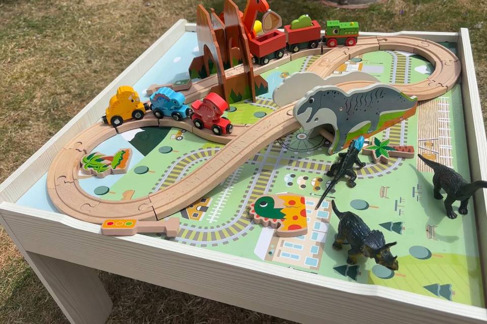 Dinosaur train set