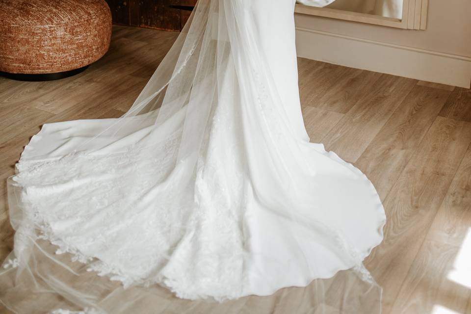 Bride in Farmhouse Suite