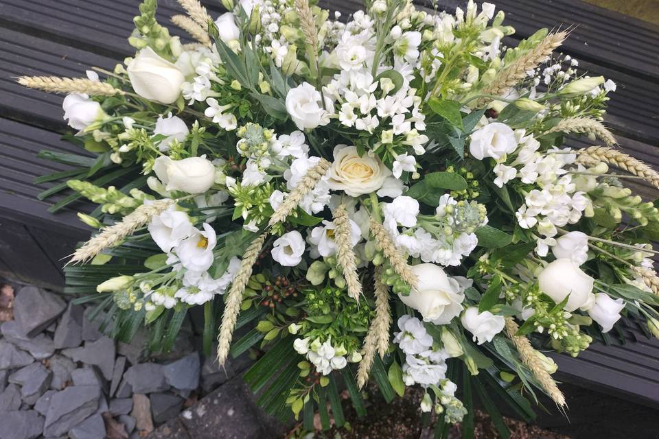 Rustic table flowers