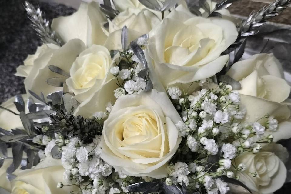Silver foliage bouquet 💐