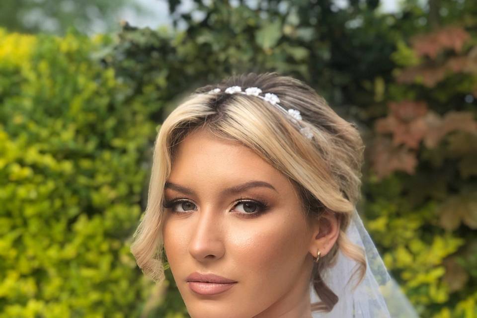 Soft glam bridal