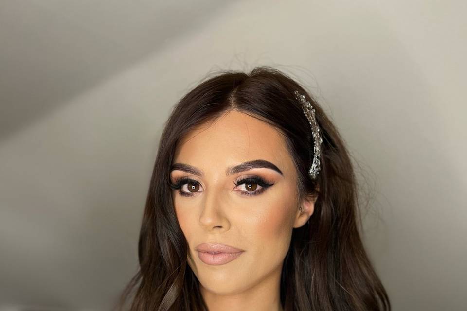 Full coverage bridal makeup