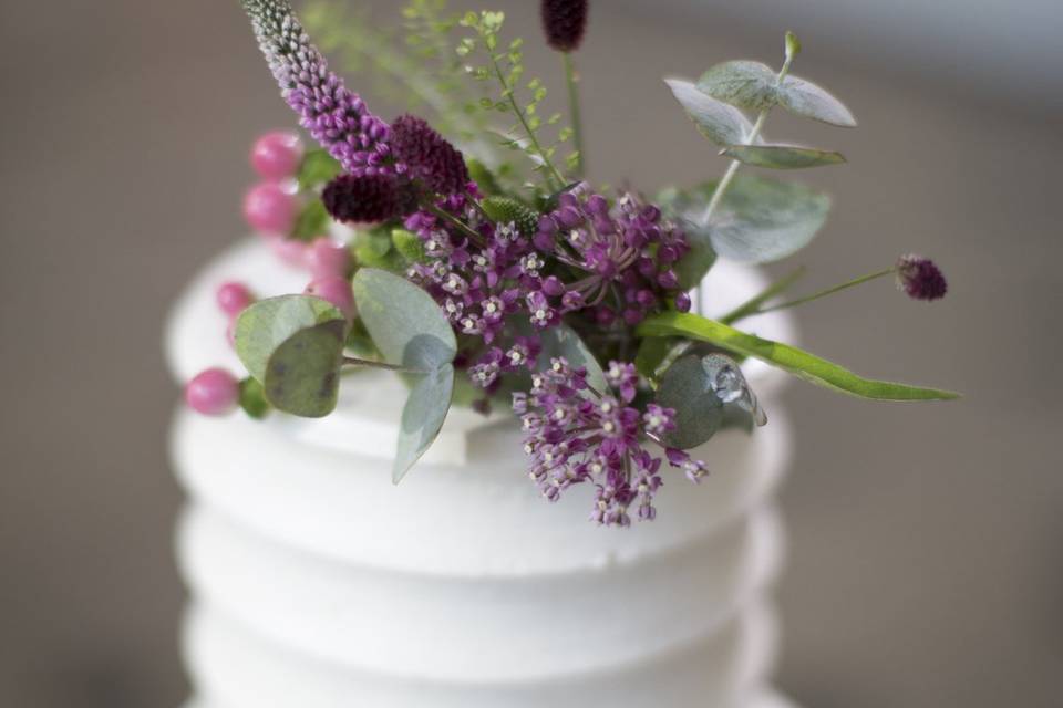 Buttercream with wild flowers