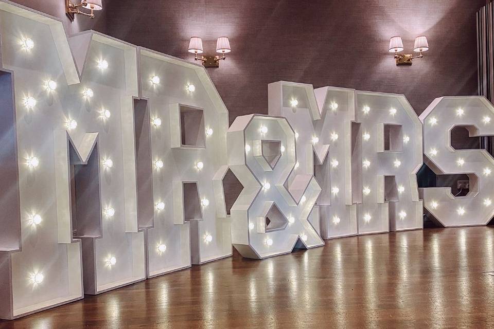Classic White LED MR & MRS
