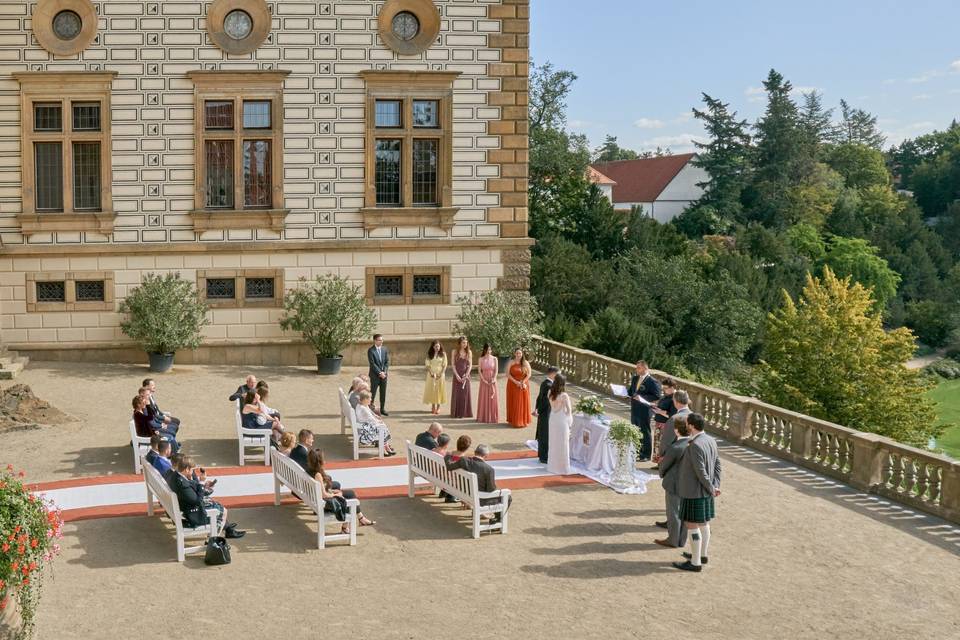 Destination wedding in Prague