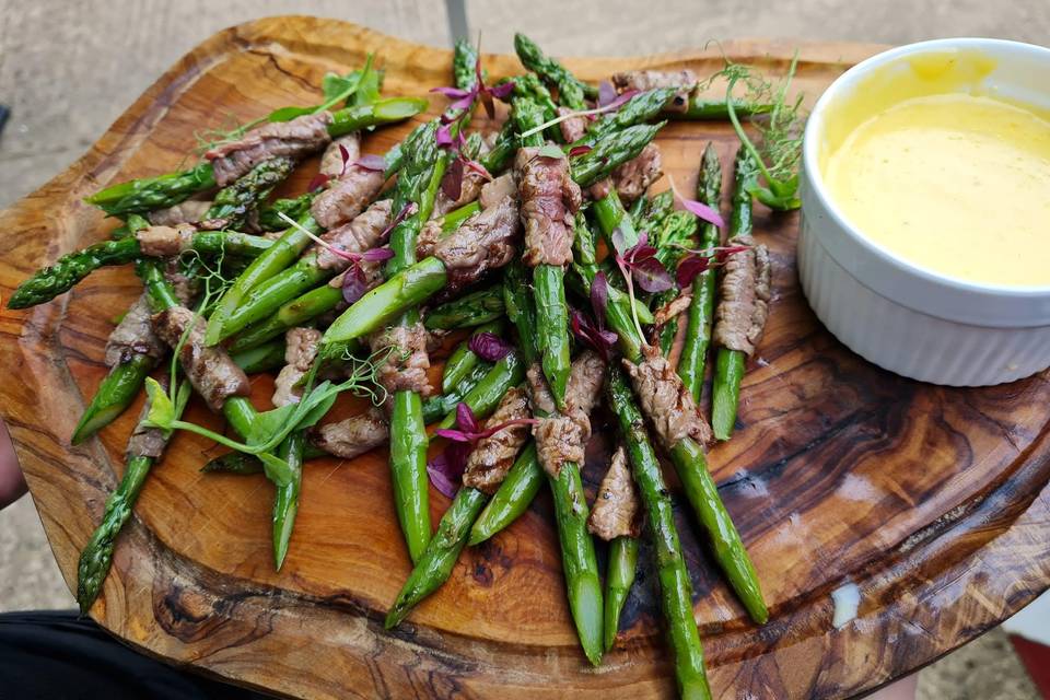 Asparagus and fillet steak