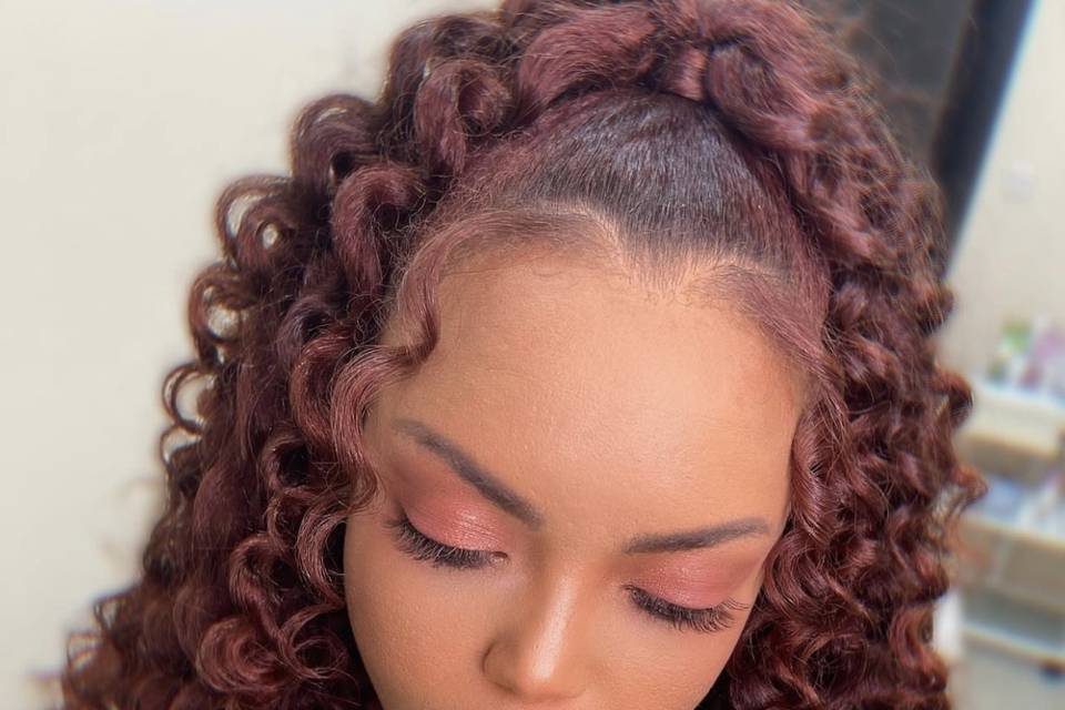 Curls up do looks.