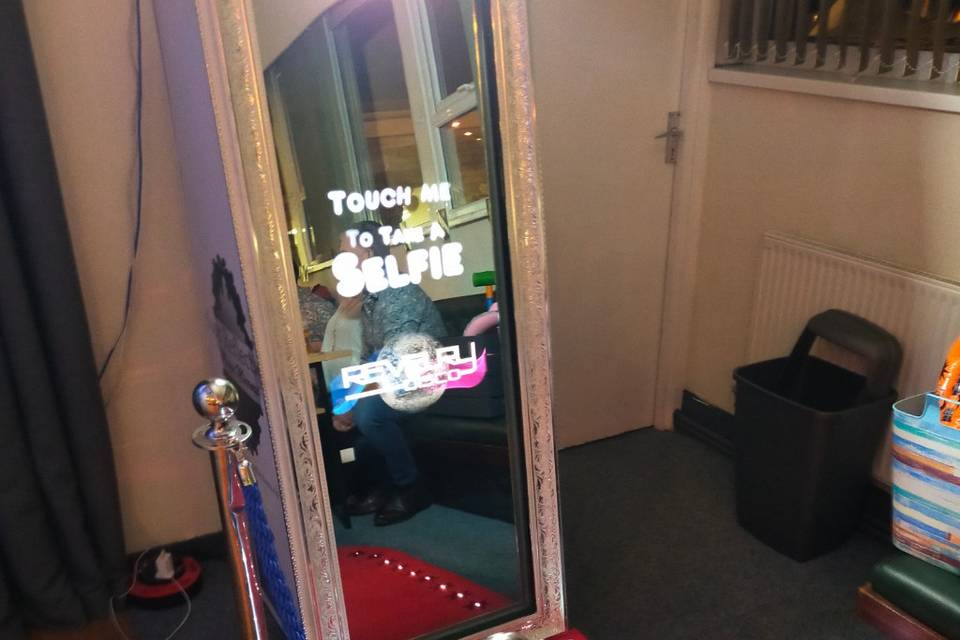Magic Mirror - fits in small s