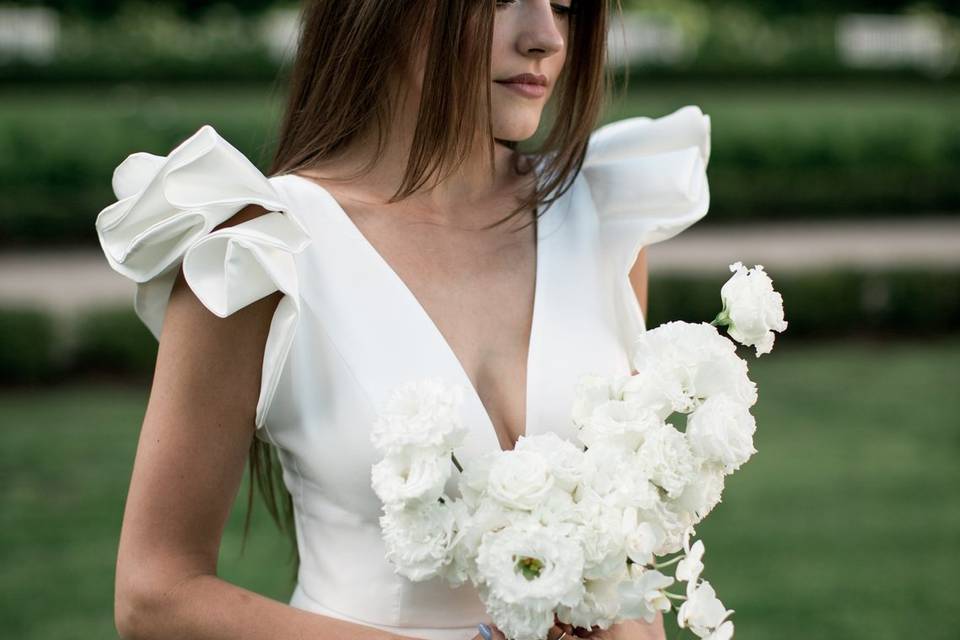 Snowy White Whisper bouquet