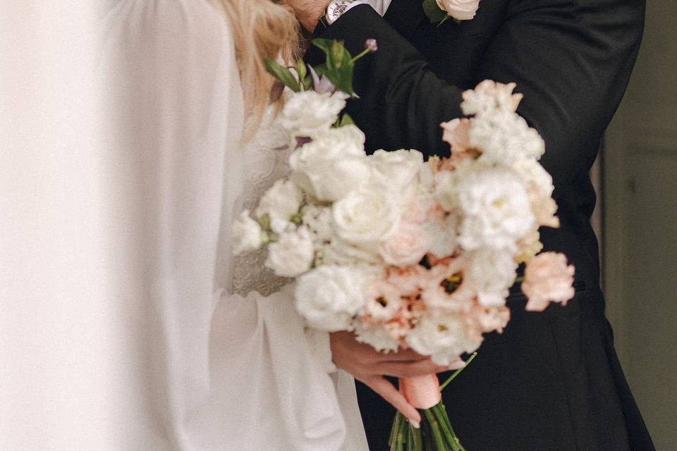 Tender Peachy Heart bouquet