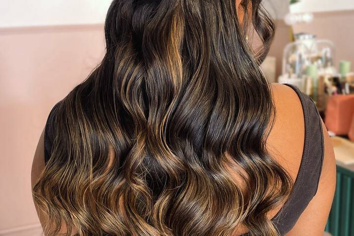 Half up half down soft waves