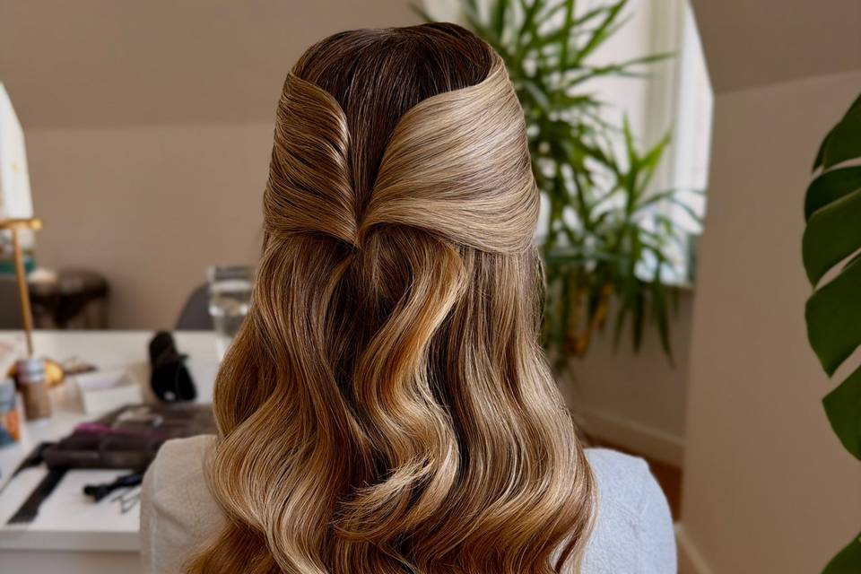 Half up half down soft waves