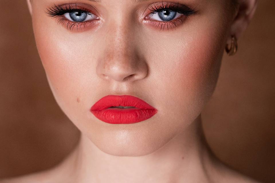 Beauty and fashion makeup