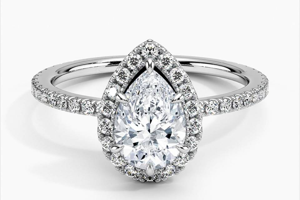 Pear cut engagement ring