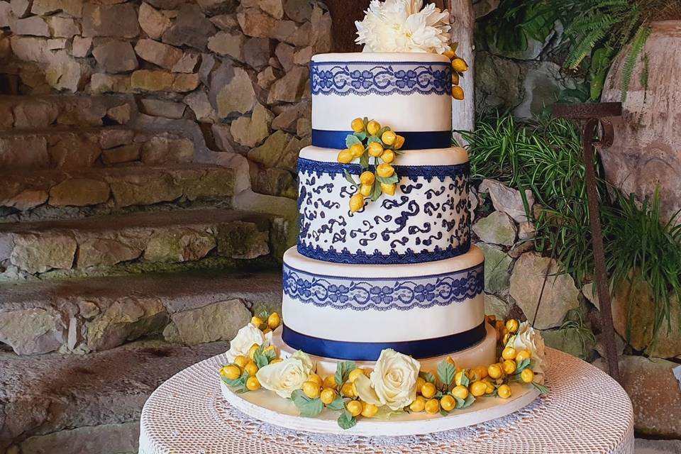 WEDDING CAKE