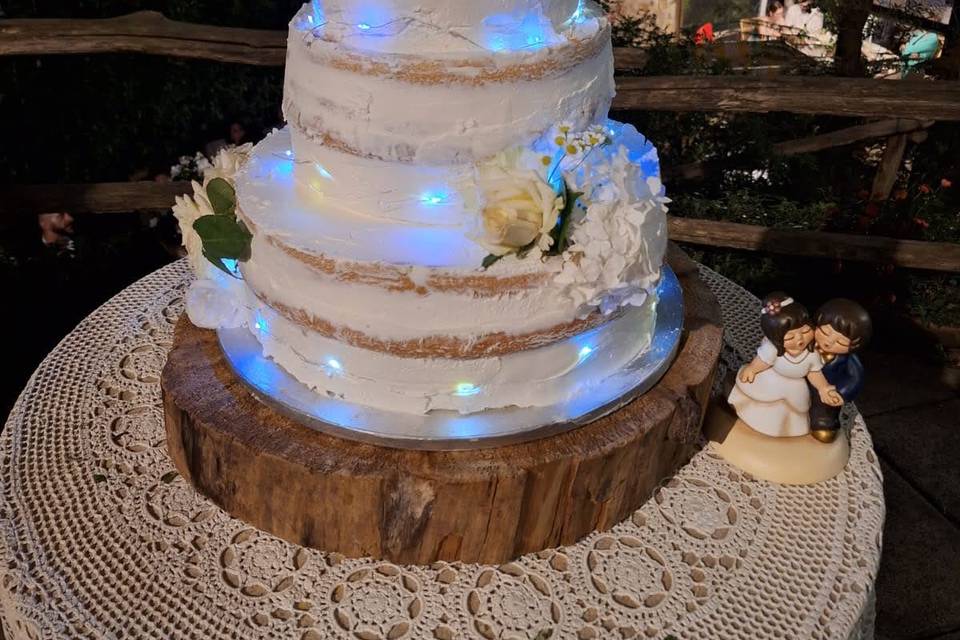 WEDDING CAKE