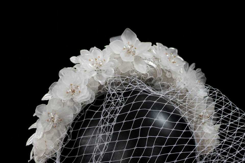 Chiara 3D petal with veiling
