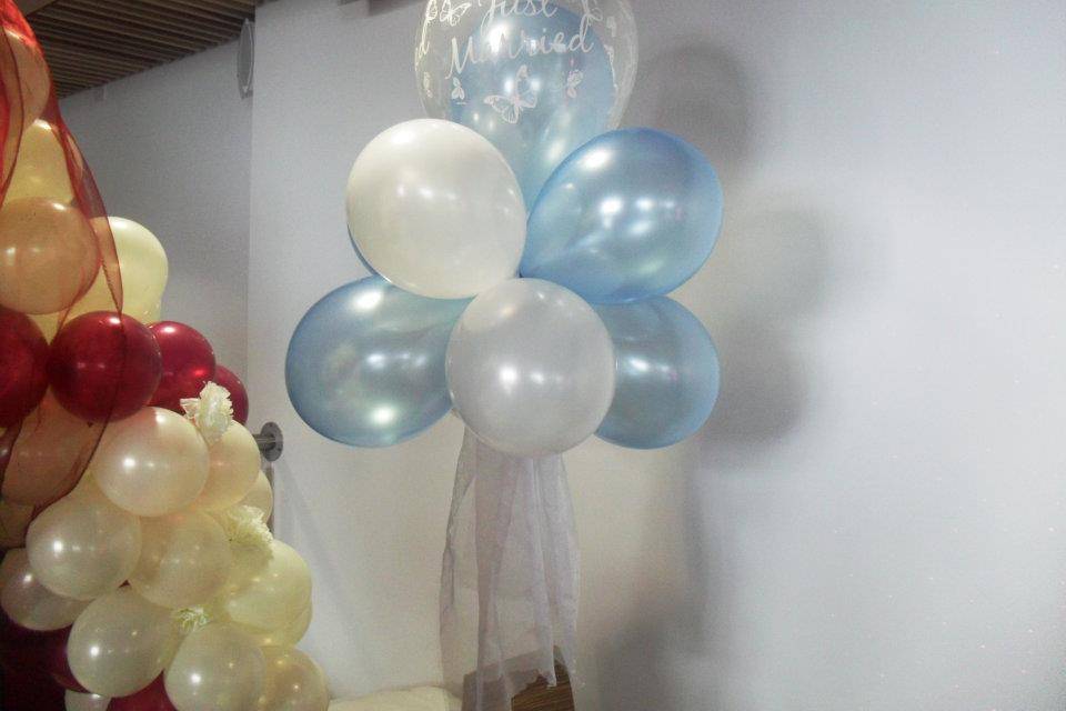 Blue just married balloons
