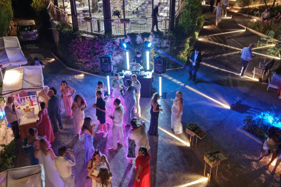 Djset outside