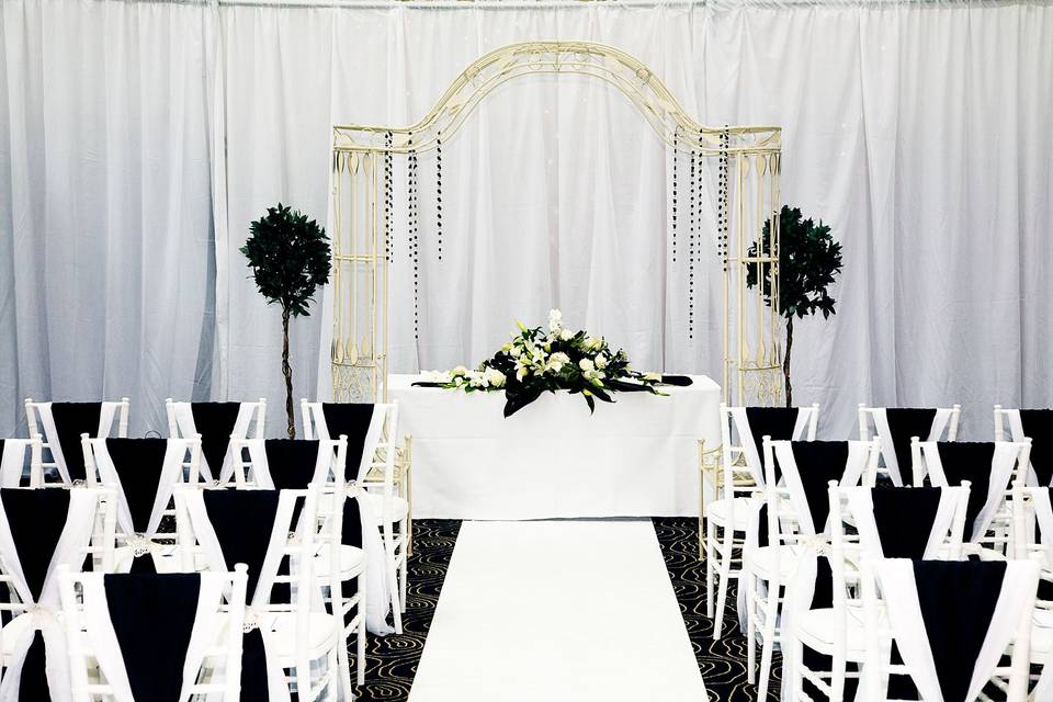 Aisle runner, white wall drape