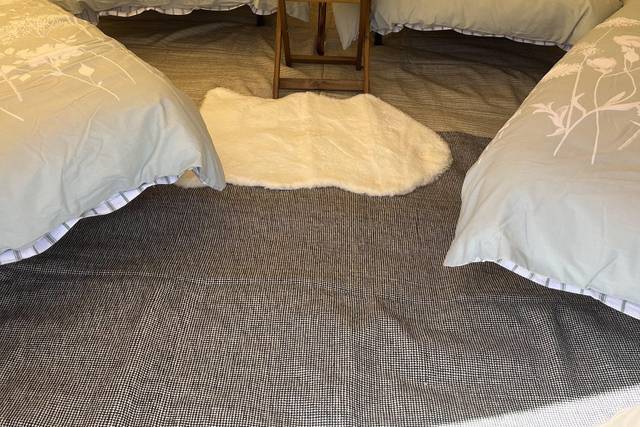 4 guest beds