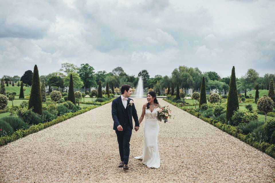 Bride and Groom in the gardens