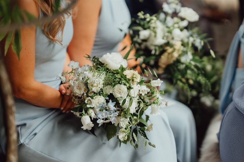Natural bridesmaid posies