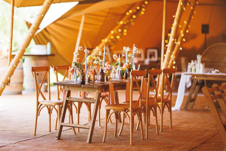 Tipi wedding table decor