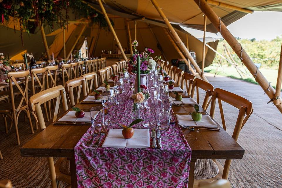 Tipi table decor