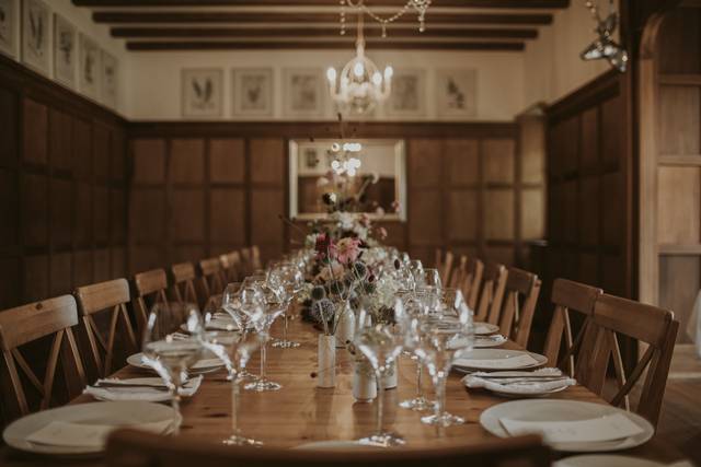 30 guests sit down together