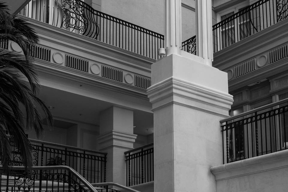 London wedding landmark steps