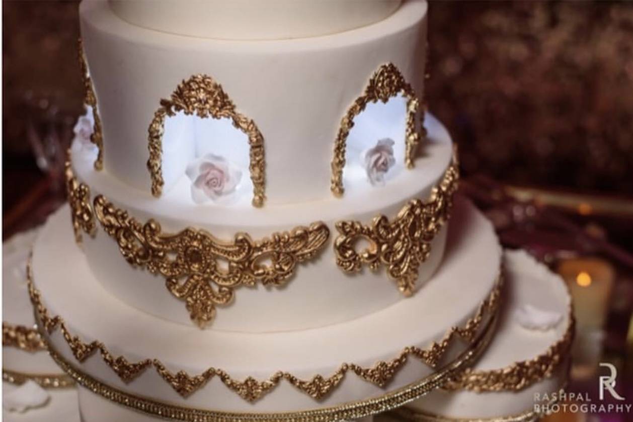 Mistry Cakes Couture in Berkshire - Wedding Cakes | hitched.co.uk