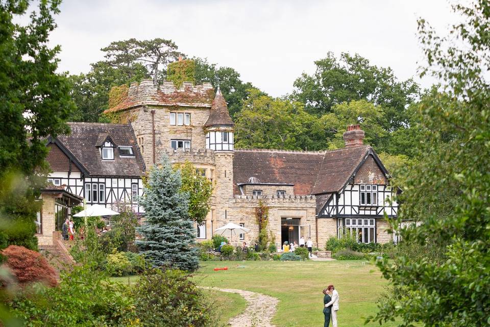 Two brides, The Ravenswood
