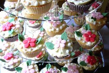 Happy flower cupcakes