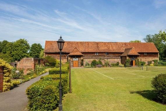 Junior King's School - Barn