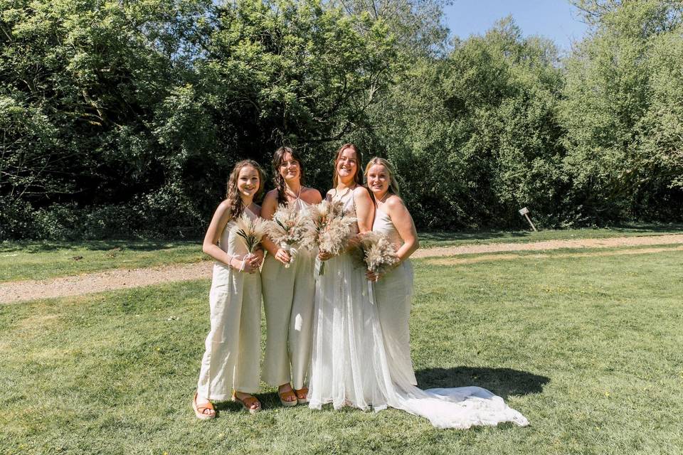 Alys and her bridesmaids