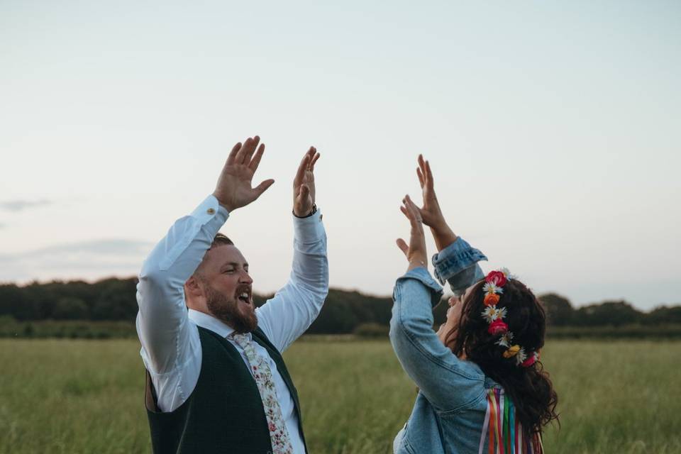 Alice & Oc Tipi Wedding