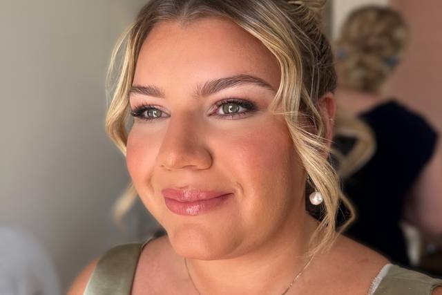 Natural bridesmaid
