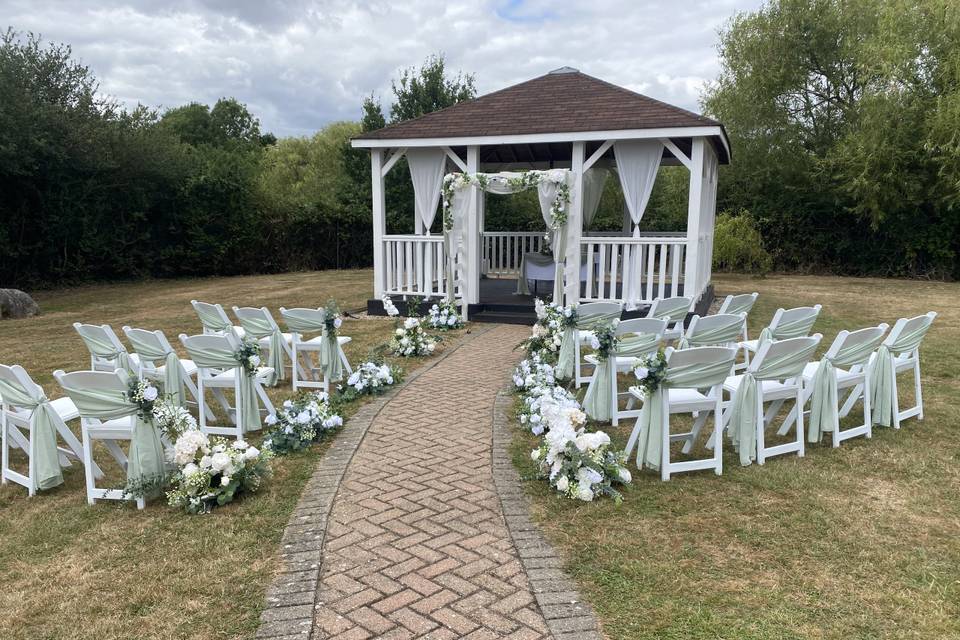 Ceremony dressing