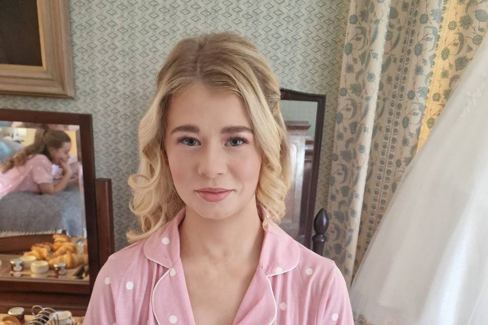 Bridesmaid make-up