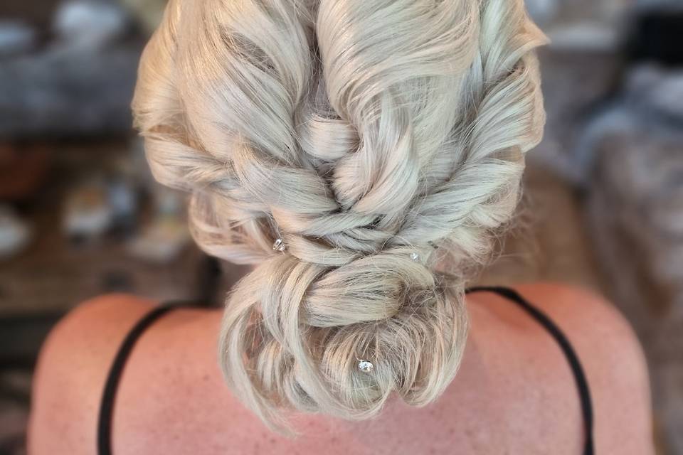 Mother of the bride's hair