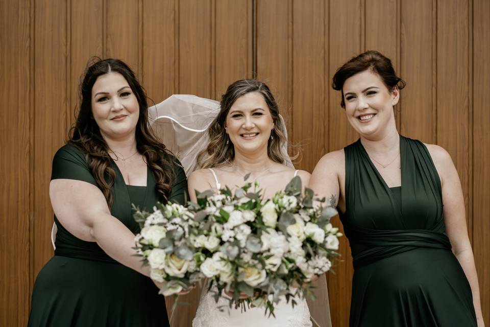 Matching Bride & Bridesmaid bo