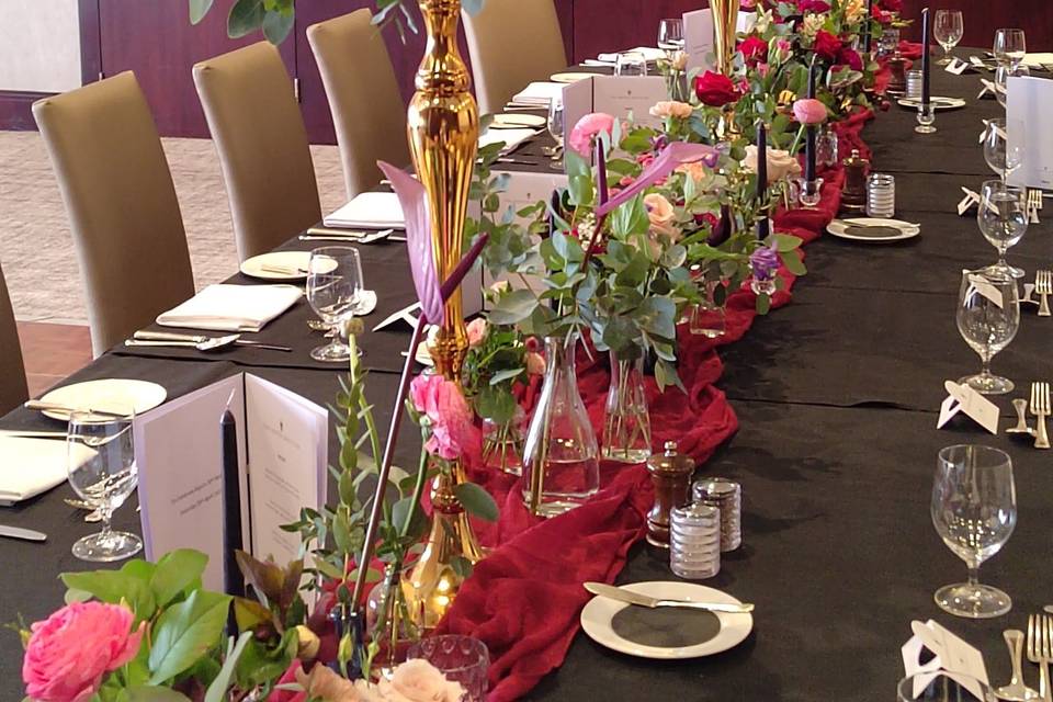 High-end banquet table florals