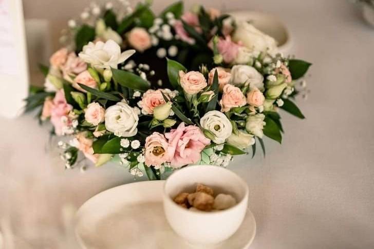 Floral ring centrepiece